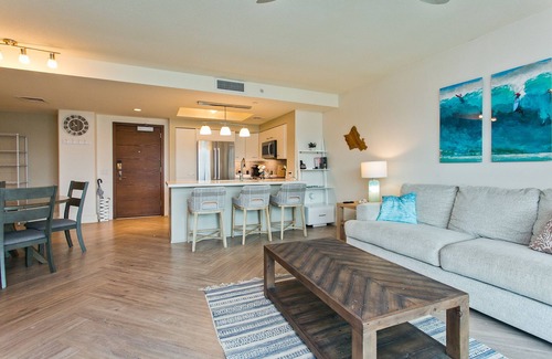 Waikiki Condo | Luxury Waikiki condo - 28th floor! Stunning views, convenient location, parking