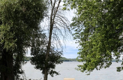 Adolphustown House | Luxury Waterfront Cottage!