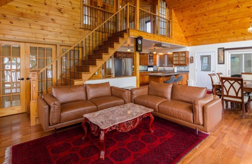 Adolphustown House | Luxury Waterfront Cottage!