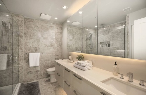 Lower Lonsdale Apartment | Luxury Waterfront Condo in Lower Lonsdale