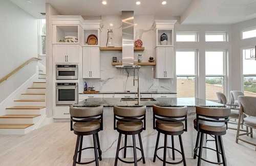 Bonita Springs House | Luxury Waterfront Retreat - 6BR - Heated Pool - Walk to Beach