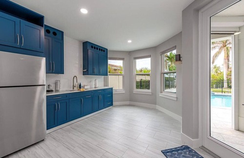 Bonita Springs House | Luxury Waterfront Retreat - 6BR - Heated Pool - Walk to Beach