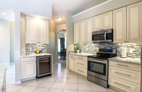 Pelican House | Luxury Waterfront Cape Harbor Home