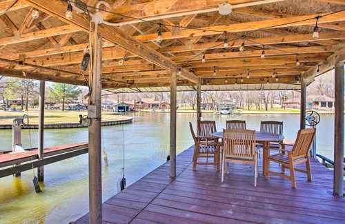 Star Harbor House | Luxury Waterfront Getaway on Cedar Creek Lake