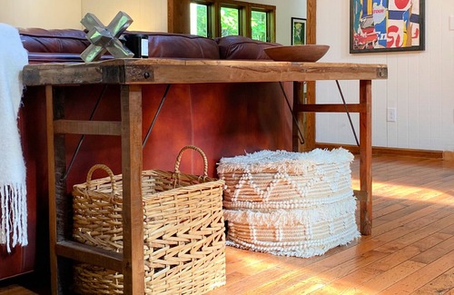 Laurelville Cottage | LUXURY Wooded Hilltop Villa Lodge in Hocking Hills