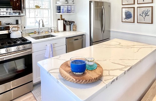 Bass River House | LUXURYBEACHHOUSE*walk2beaches*firepit/bikes/fencedyard/kingbed