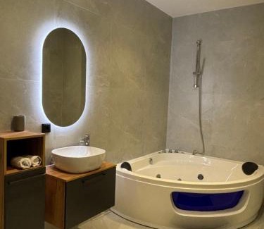 Wellingdorf Apartment | Luxus Apartment mit Whirlpool in Kiel