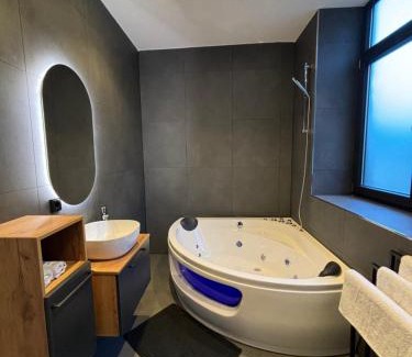 Wellingdorf Apartment | Luxus Apartment mit Whirlpool in Kiel