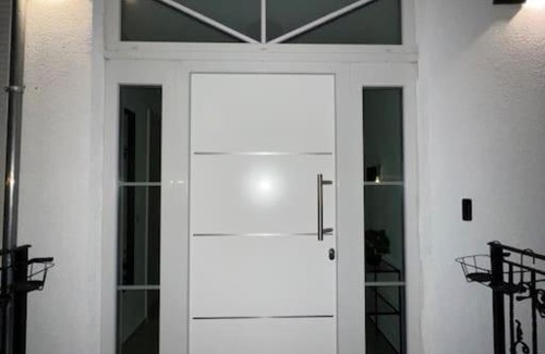 Neukoelln Apartment | Luxus-Doppelhaushälfte im ruhigen Blumenviertel