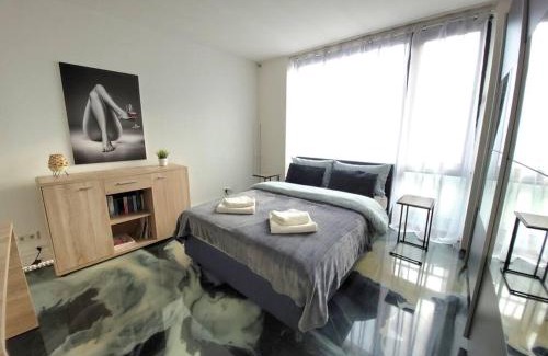 Altstadt I Apartment | Luxus im Himmel. 3Zimmer, Parkplatz, 22 Stock
