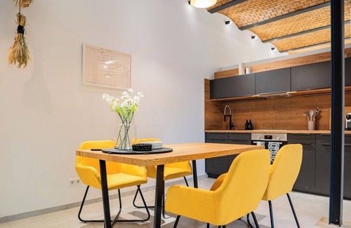 Wiesbaden Apartment | Luxus Loft 100qm - Sauna - 4 Personen - Parkplatz - Zentral