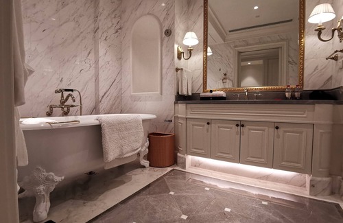 Yuhang District Hotel | Lvcheng Taohuayuan Huanglong Hotel