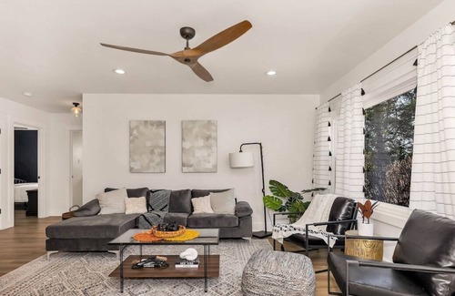 Huntsville House | LVL Suites: Cozy Downtown Stay