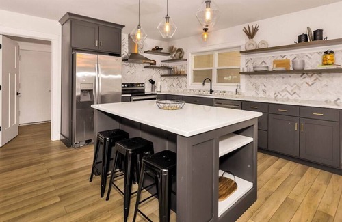 Huntsville House | LVL Suites: Cozy Downtown Stay