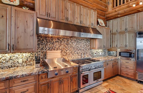 Port Orford House | LX28 Oceanfront Estate on 30 Acres: Great for Weddings!