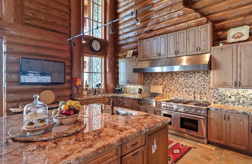 Port Orford House | LX28 Oceanfront Estate on 30 Acres: Great for Weddings!