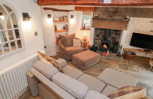 Eyam House | Lydgate Cottage
