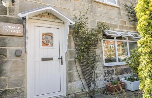Fylingthorpe House | Lyndale Cottage