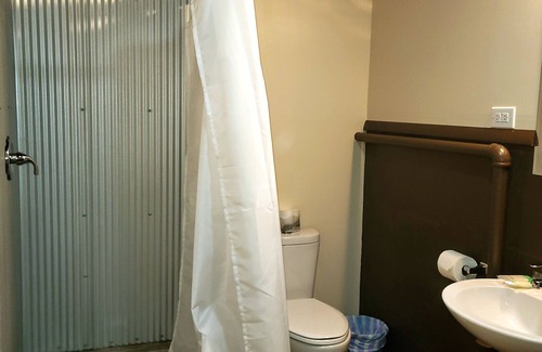 Almo Hotel | Lynnhurst Resort Motel #9.Dog Friendly Jet Ski Rentals on site