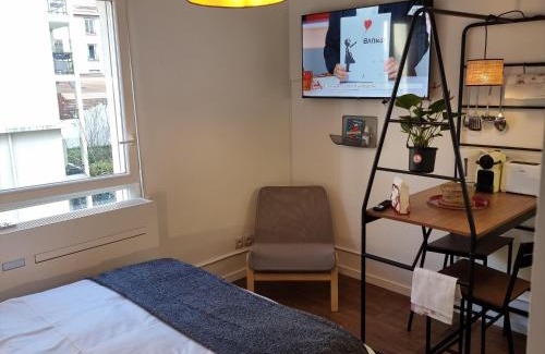 Ferrandiere - Maisons Neuves Apartment | Lyon Montchat Villeurbanne Studio refait à neuf climatisation et parking privé