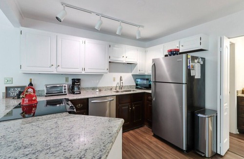 Fontana Condo | Lyon's Den |Golf Cart |Next to Abbey Springs Club House, Pool & Private Beach |Walk-Out Balcony