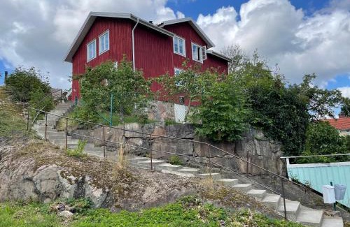 Uddevalla House | Lyxig Villalägenhet i centrala Uddevalla - Spabad