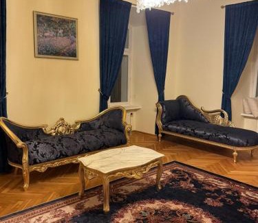 Eurasburg Apartment | Märchenhafte Schloss-Suite Gräfin Silvia Theresia