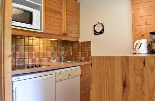 Meribel Centre Apartment | Méribel Studio 4 pers - Piscine, Ski aux pieds, Centre, Balcon Sud - FR-1-180-18