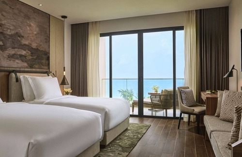 Ong Lang Hotel | Mövenpick Resort Waverly Phu Quoc