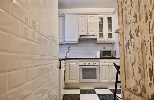 Cortes Apartment | M (CUB23) Central and spacious 3-bedroom home in Las Cortes