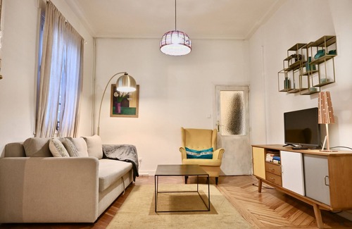 Cortes Apartment | M (CUB23) Central and spacious 3-bedroom home in Las Cortes