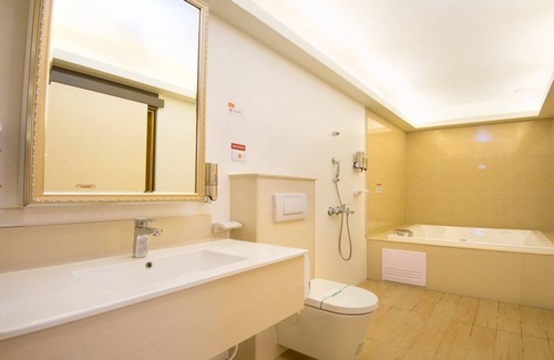 Annan District Hotel | M Garden Business Hotel