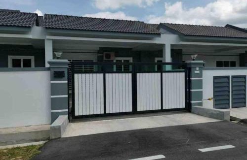 Muar House | M Guest House