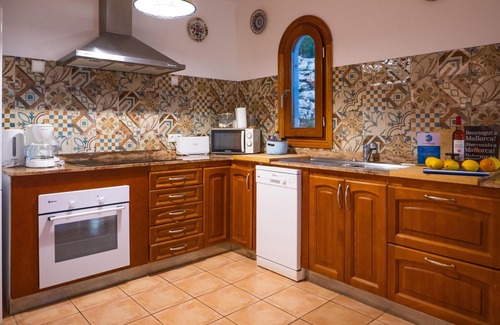 Cala Romantica Cottage | M&M House - House with pool next to the beach in Cala Romantica