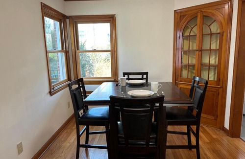 New Brunswick House | M1 Queen Size BedRoom with desk near Rutgers U & hospitals