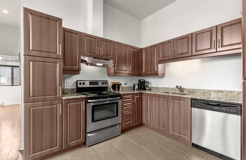 Milton Park Apartment | M11 | Boulevard Suites: 3-BR Simpsons Suite 3G