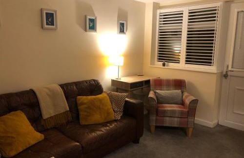 Offerton Apartment | M60 Modern Studio Appartment with free parking