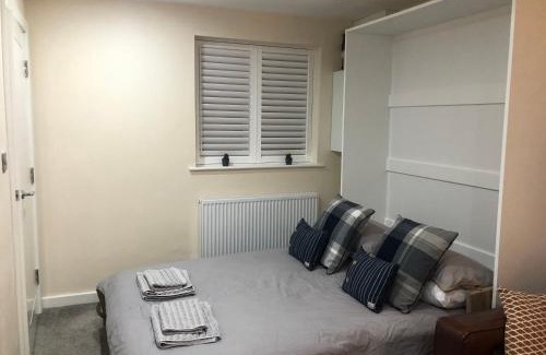 Offerton Apartment | M60 Modern Studio Appartment with free parking