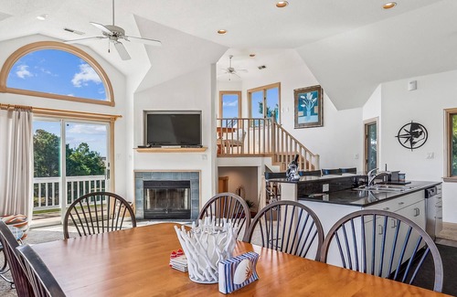 Monteray Shores House | M829- Corolla sound side home, 4 bedroom, 3.5 bath with Community amenities.