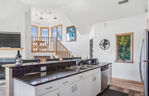Monteray Shores House | M829- Corolla sound side home, 4 bedroom, 3.5 bath with Community amenities.