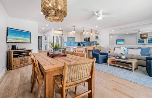 Kihei House | Maaleaa Surf C5 Oceanfront townhouse on miles of Sandy Beach