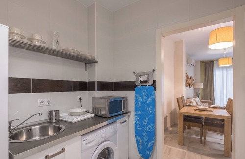 Doctor Barraquer-Grupo Renfe-Policlinico Apartment | MACARENA ACTIVE APARTMENT
