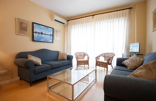 Macarena Apartment | Macarena Flat 7 pax next to roman walls