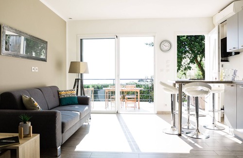 Bastia House | Macchione Villa, Sea View with Jacuzzi on Bastia