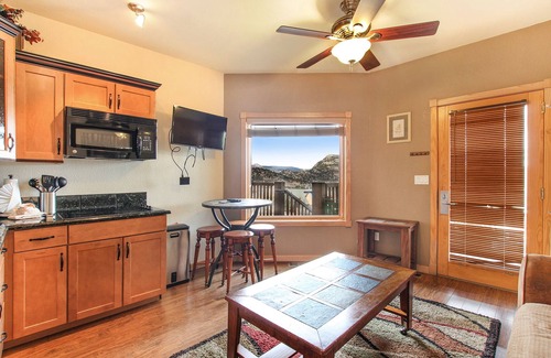 Estes Park Condo | MacGregor Mountain 27C – 1BR Condo, Fireplace, Marys Lake & Mountain Views