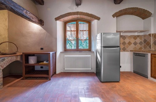 Poggibonsi Apartment | Macina Apt. with ac near Siena