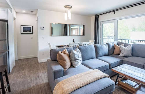 Revelstoke Condo | Mackenzie Village Condo with Private Hot Tub