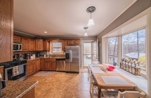 Gilbertsville House | Maclew View on Kentucky Lake- within minutes of local marina.