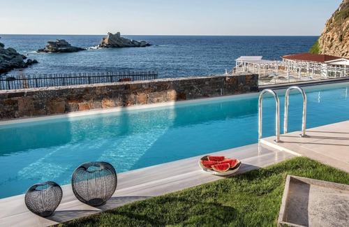 Agia Pelagia Villa | Made By The Sea Villas 8 BDRM