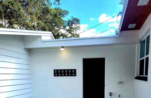 South Pinellas Community Council Villa | Madeira Beach Luxury Villa #7 Lg 1br/1ba 4 min to Madeira Beach Access